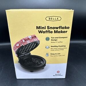 New In Box Bella Mini Snowflake Waffle Maker Red Knit Special Edition